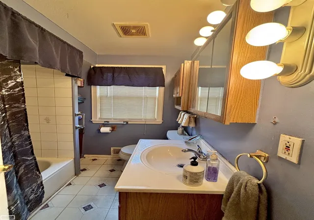 Photo 14 of Single family home for sale at 1505 E Jarvis Ave, Hazel Park, MI 48030 | MLS# 58050219289 | Listing updated on 2026-08-20