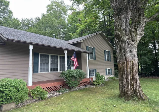 22nd image of 10350 Gray Fox Dr, Interlochen, MI 49643 | MLS# 78080072612