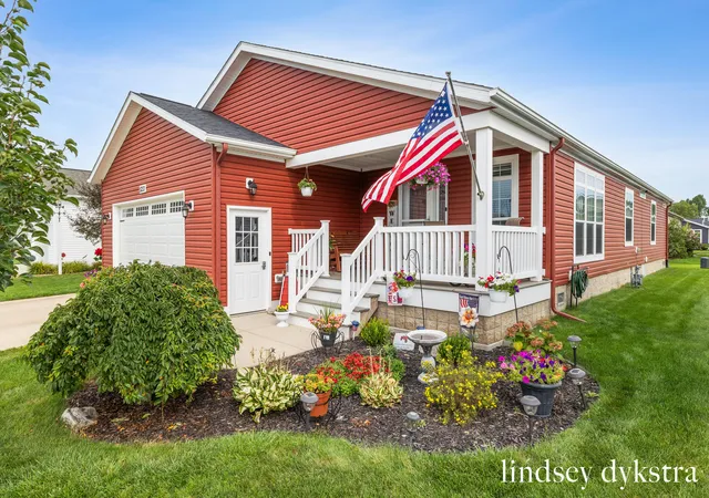 Photo 1 of Single family home for sale at 5231 Woodberry Ln, Holland, MI 49423 | MLS# 65026044155 | Listing updated on 2026-08-28