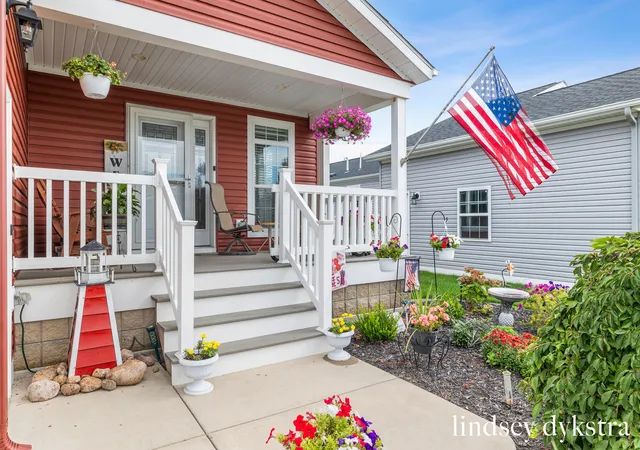 Photo 2 of Single family home for sale at 5231 Woodberry Ln, Holland, MI 49423 | MLS# 65026044155 | Listing updated on 2026-08-28