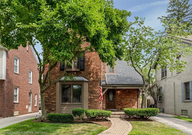 Photo 1 of Single family home for sale at 288 Moran Rd, Grosse Pointe Farms, MI 48236 | MLS# 20261066802 | Listing updated on 2026-09-17