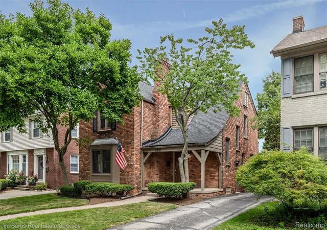 Photo 2 of Single family home for sale at 288 Moran Rd, Grosse Pointe Farms, MI 48236 | MLS# 20261066802 | Listing updated on 2026-09-17