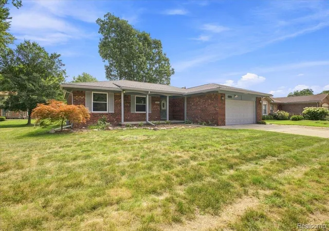 Photo 3 of Single family home for sale at 6874 Little Crk Dr, Troy, MI 48085 | MLS# 20261066803 | Listing updated on 2026-09-05