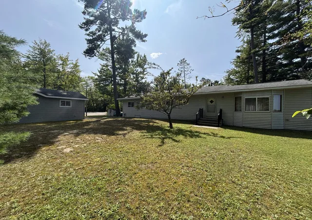 4th image of 14438 Williams Dr, Elk Rapids, MI 49629 | MLS# 78080072615