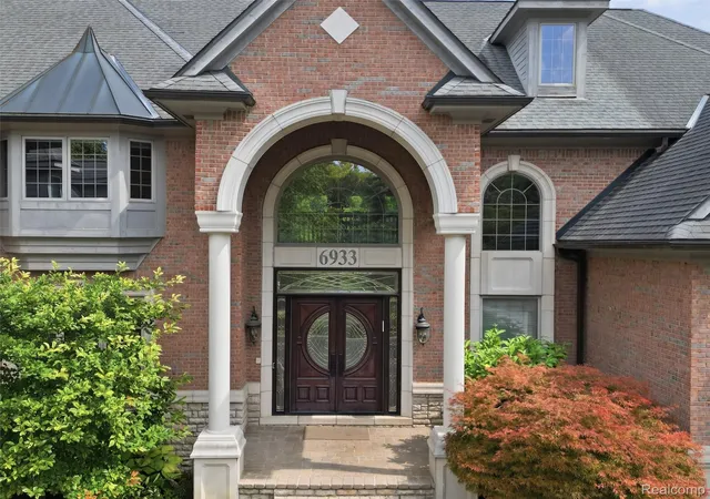 Photo 4 of Single family home for sale at 6933 Kirkbridge Hl, West Bloomfield Charter Township Oakland, MI 48322 | MLS# 20261066809 | Listing updated on 2026-08-28