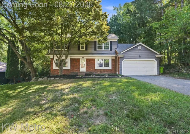 Photo 2 of Single family home for sale at 4769 Hardwoods Dr, West Bloomfield Charter Township Oakland, MI 48323 | MLS# 20261066813 | Listing updated on 2026-09-12
