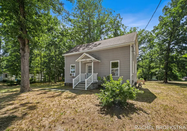 2nd image of 615 6th St, Baldwin, MI 49304 | MLS# 65026044171
