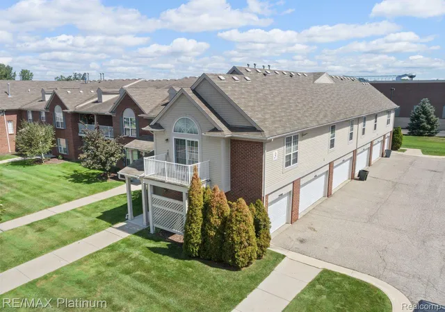 Photo 2 of Condo for sale at 29908 Heritage Pkwy #25, Warren City Macomb, MI 48092 | MLS# 20261066838 | Listing updated on 2026-09-06