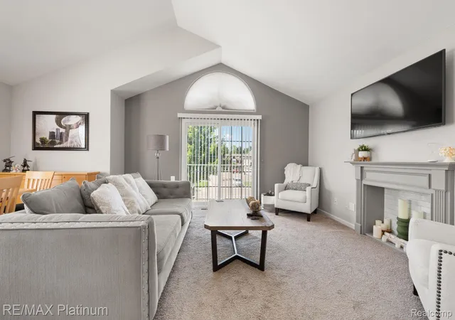 Photo 3 of Condo for sale at 29908 Heritage Pkwy #25, Warren City Macomb, MI 48092 | MLS# 20261066838 | Listing updated on 2026-09-06