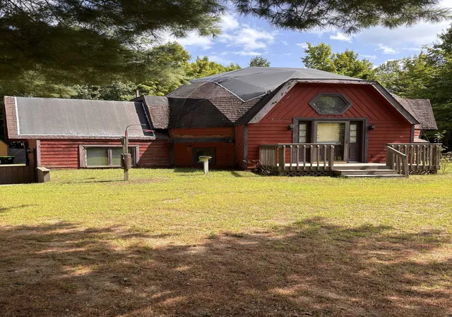 4th image of 9980 Cresent, Long Lake Township Grand Traverse, MI 49685 | MLS# 78080072618