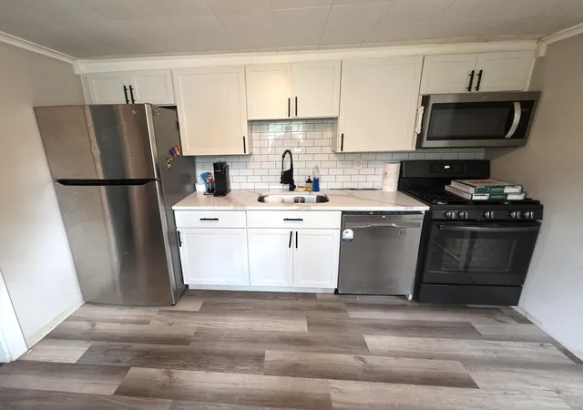 5th image of 185 Kirkwood Ave, Springfield, MI 49037 | MLS# 64026044173
