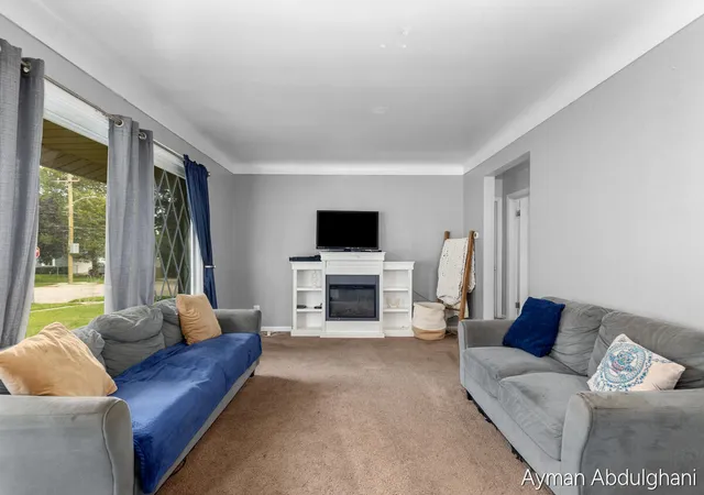 Photo 2 of Single family home for sale at 4248 Curwood Ave Se, Grand Rapids, MI 49508 | MLS# 65026044176 | Listing updated on 2026-09-12