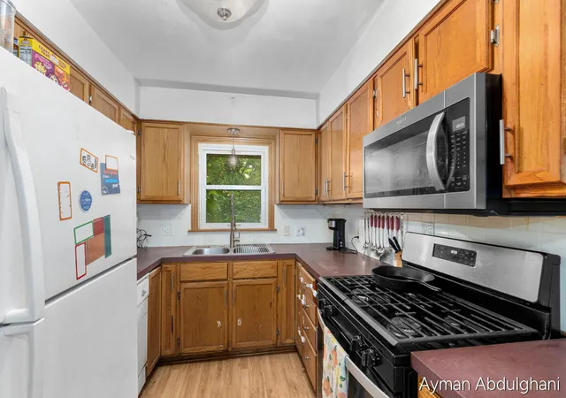 Photo 3 of Single family home for sale at 4248 Curwood Ave SE, Grand Rapids, MI 49508 | MLS# 65026044176 | Listing updated on 2026-09-12