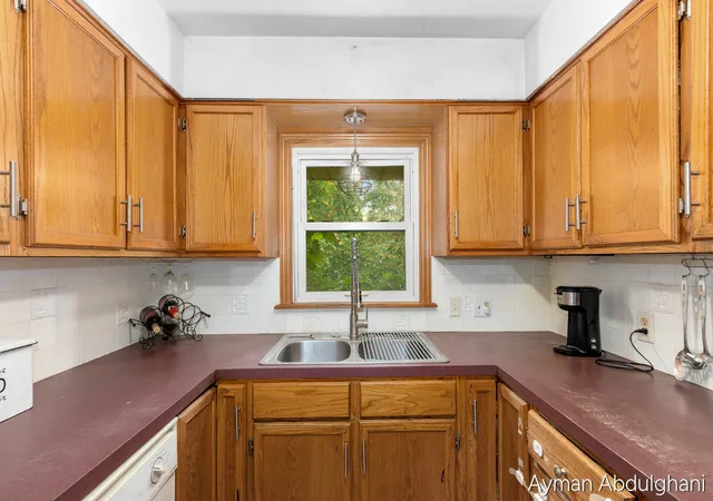 Photo 4 of Single family home for sale at 4248 Curwood Ave SE, Grand Rapids, MI 49508 | MLS# 65026044176 | Listing updated on 2026-09-12