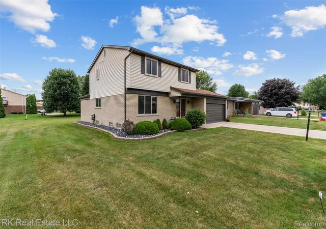 Photo 3 of Condo for sale at 31690 Joann Dr, Chesterfield Township Macomb, MI 48047 | MLS# 20261066845 | Listing updated on 2026-08-31