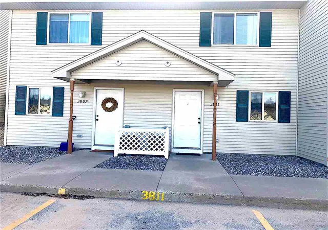 Listing Photo 4 - Condo for sale in building located at 3811 Vale Dr, Traverse City, MI 49686