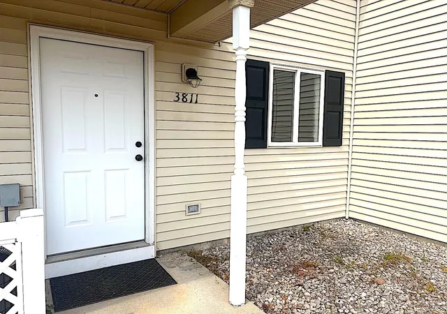 Listing Photo 5 - Condo for sale in building located at 3811 Vale Dr, Traverse City, MI 49686
