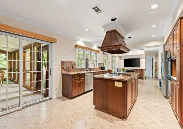 Photo 5 of Single family home for sale at 21200 W 13 Mile Rd, Beverly Hills, MI 48025 | MLS# 81026044179 | Listing updated on 2026-08-26