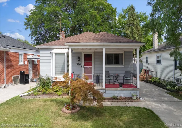 1st image of 24242 Lexington Ave, Eastpointe City Macomb, MI 48021 | MLS# 20261066858