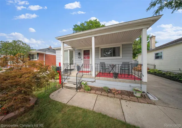 2nd image of 24242 Lexington Ave, Eastpointe City Macomb, MI 48021 | MLS# 20261066858