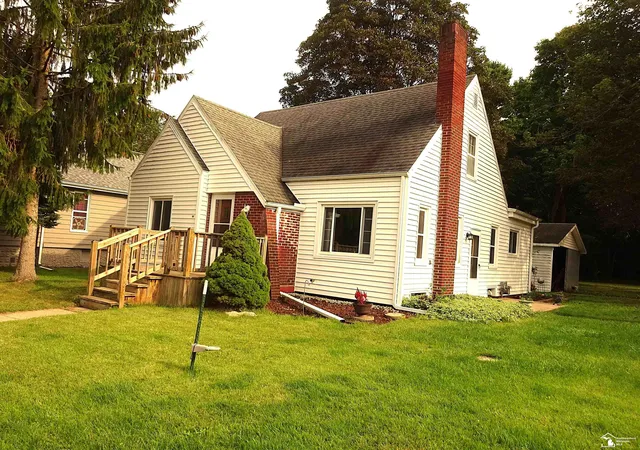 Photo 1 of Single family home for sale at 96 Westwood St, Hillsdale, MI 49242 | MLS# 57050219306 | Listing updated on 2026-09-02