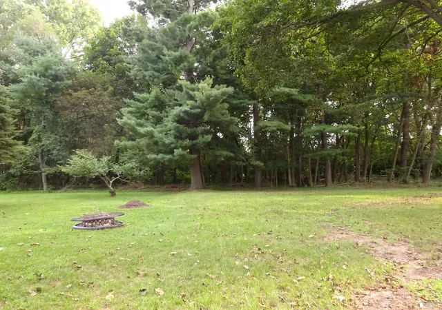Photo 4 of Single family home for sale at 96 Westwood St, Hillsdale, MI 49242 | MLS# 57050219306 | Listing updated on 2026-09-28