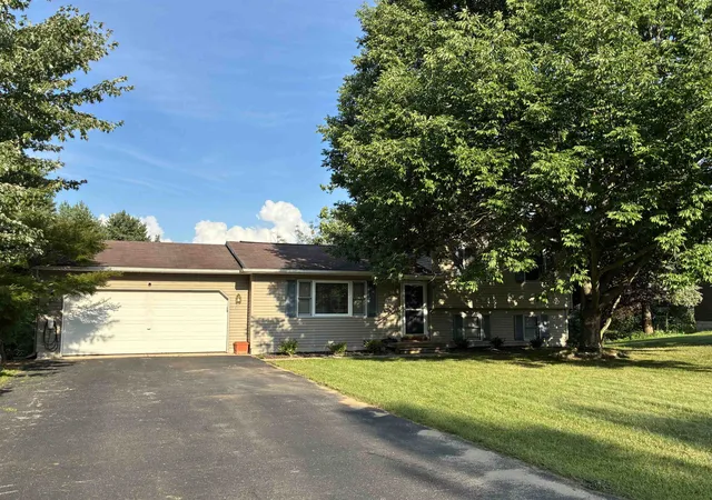 Photo 1 of Single family home for sale at 6228 Applewood Ln, Williamsburg, MI 49690 | MLS# 78080072629 | Listing updated on 2026-09-17