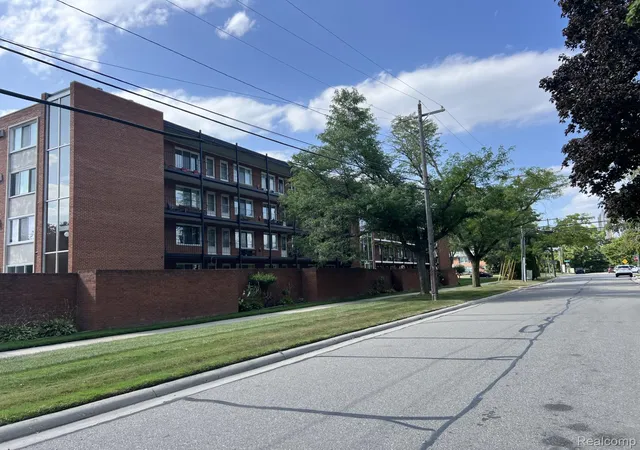 Photo 17 of Condo for sale at 2820 Woodslee Dr #107, Royal Oak City Oakland, MI 48073 | MLS# 20261066868 | Listing updated on 2026-08-27