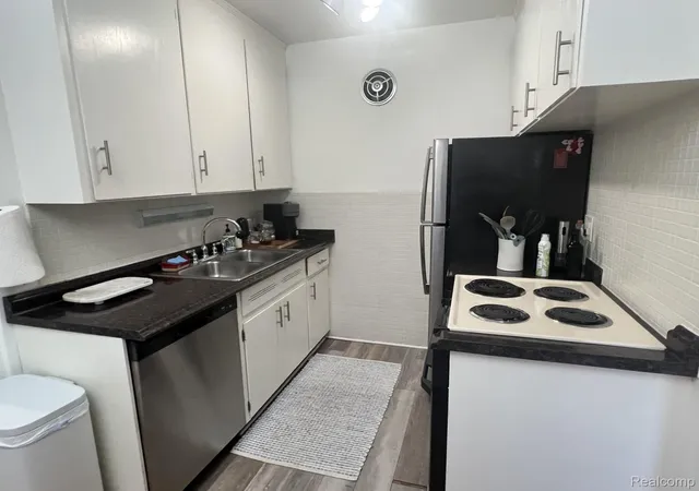 Photo 4 of Condo for sale at 2820 Woodslee Dr #107, Royal Oak City Oakland, MI 48073 | MLS# 20261066868 | Listing updated on 2026-08-27