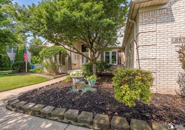 Photo 1 of Sale Pending at 367 Golfview Wy, Frenchtown Township Monroe, MI 48162 | MLS# 57050219311 | Listing updated on 2026-08-28