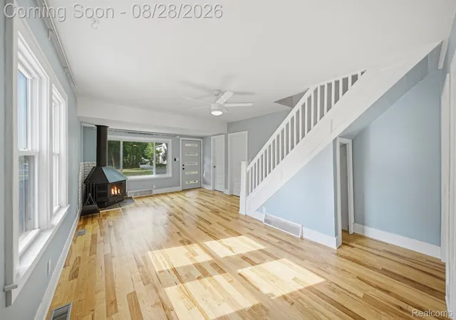 Photo 5 of Single family home for sale at 34004 Kirby St, Farmington Hills City Oakland, MI 48335 | MLS# 20261066873 | Listing updated on 2026-08-30