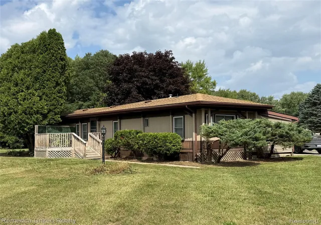 Photo 2 of Single family home for sale at 679 Menominee Dr, Genoa Township Livingston, MI 48843 | MLS# 20261066875 | Listing updated on 2026-09-20
