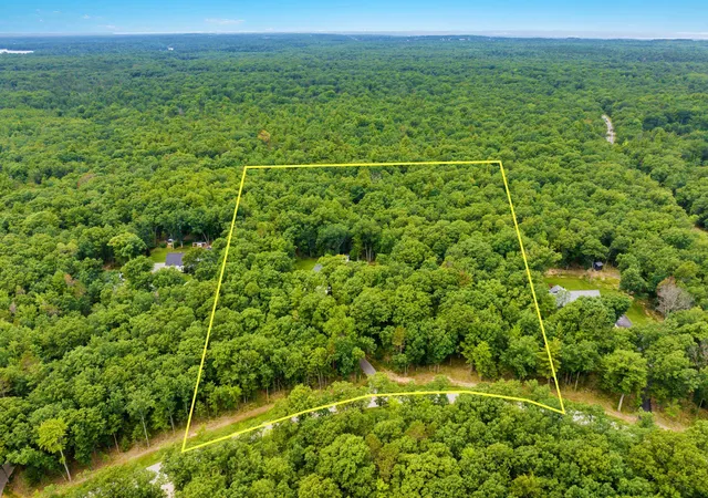 Photo 3 of Single family home for sale at 687 Starflower Ln, Whitewater Township Grand Traverse, MI 49696 | MLS# 78080072630 | Listing updated on 2026-08-24