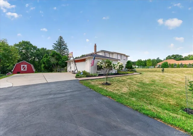 Photo 3 of Single family home for sale at 7330 W Gates St, Bruce Township Macomb, MI 48065 | MLS# 20261066876 | Listing updated on 2026-09-11