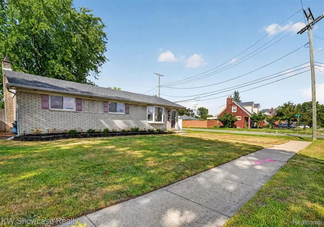 Photo 4 of Single family home for sale at 32118 Block St, Garden City City Wayne, MI 48135 | MLS# 20261066879 | Listing updated on 2026-09-12
