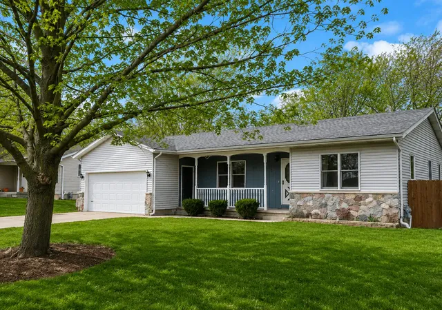 Photo 1 of Sale Pending at 1657 Loralee St Se, Grand Rapids City Kent, MI 49508 | MLS# 65026044199 | Listing updated on 2026-08-23