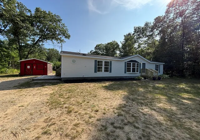 Photo 3 of Single family home for sale at 1495 W Lakewood Rd, Fruitland Township Muskegon, MI 49461 | MLS# 71026044212 | Listing updated on 2026-09-08