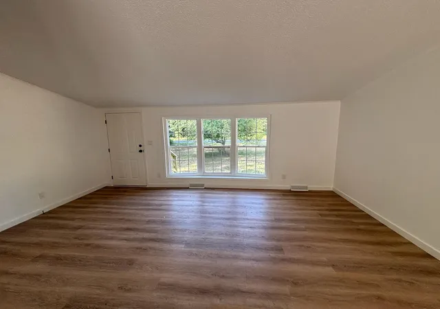 Photo 3 of Single family home for sale at 1495 W Lakewood Rd, Fruitland Township Muskegon, MI 49461 | MLS# 71026044212 | Listing updated on 2026-09-08