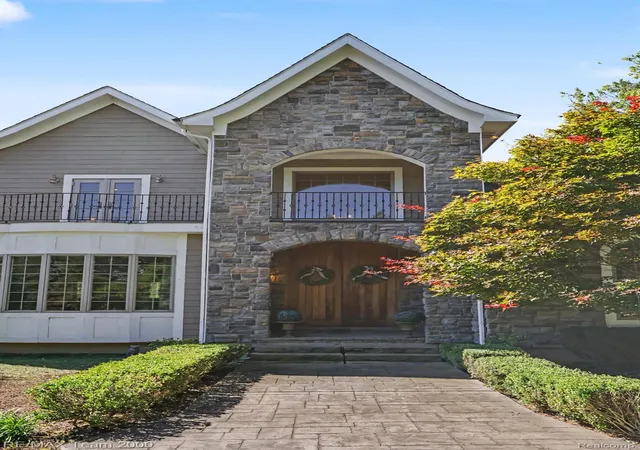 Photo 4 of Single family home for sale at 22535 Pennsylvania Rd, Brownstown Charter Township Wayne, MI 48193 | MLS# 20261066888 | Listing updated on 2026-08-23
