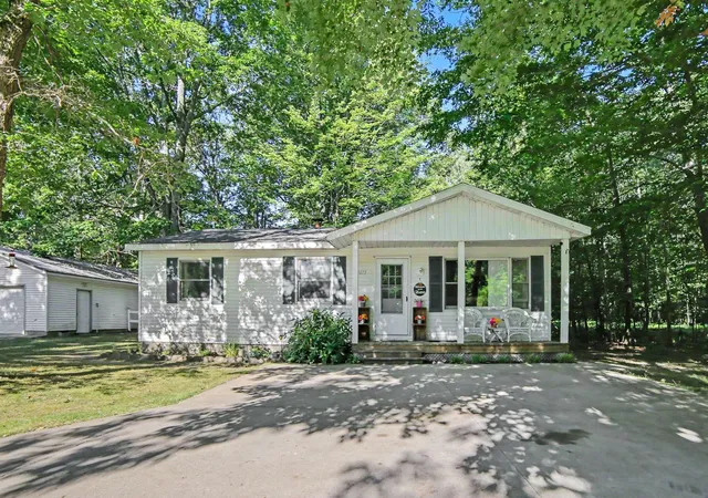 2nd image of 3615 N Lincoln Rd, Hamlin Township Mason, MI 49431 | MLS# 67026044218