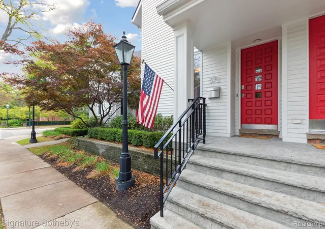 2nd image of 372 W Brown St, Birmingham City Oakland, MI 48009 | MLS# 20261066903