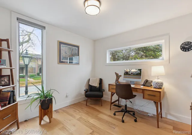 5th image of 372 W Brown St, Birmingham City Oakland, MI 48009 | MLS# 20261066903