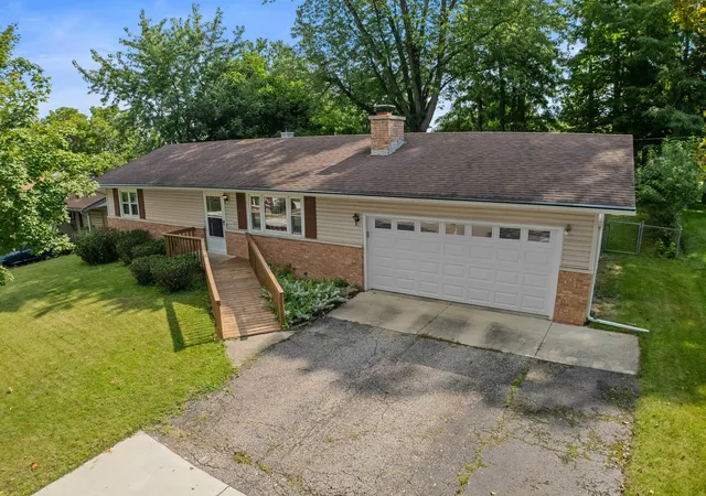 Photo 1 of Single family home for sale at 159 Westwood Dr, Hillsdale City Hillsdale, MI 49242 | MLS# 53026044232 | Listing updated on 2026-08-21