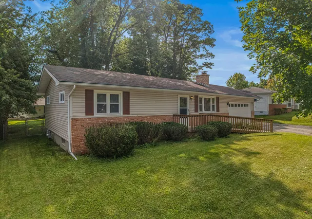 Photo 3 of Single family home for sale at 159 Westwood Dr, Hillsdale City Hillsdale, MI 49242 | MLS# 53026044232 | Listing updated on 2026-08-21