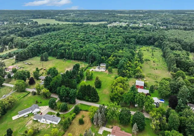 Photo 3 of Single family home for sale at 11867 4 Mile Rd, Leroy Township Calhoun, MI 49015 | MLS# 65026044224 | Listing updated on 2026-10-02