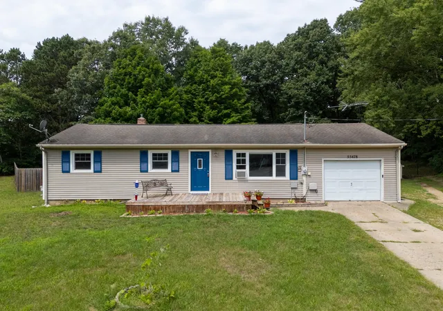 1st image of 55478 Giddings Ct, Mattawan Village Van Buren, MI 49071 | MLS# 66026044222