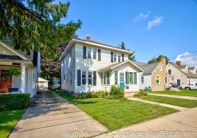 2nd image of 1807 Martindale Ave Sw, Wyoming City Kent, MI 49509 | MLS# 65026044229