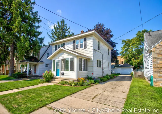 4th image of 1807 Martindale Ave Sw, Wyoming City Kent, MI 49509 | MLS# 65026044229