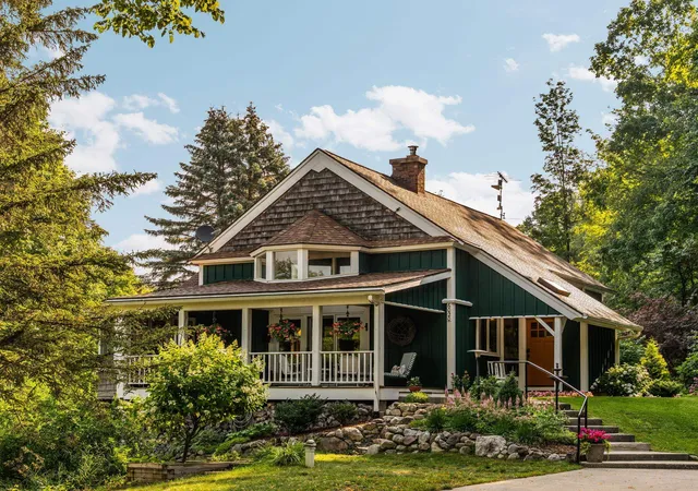 2nd image of 6020 E Hackett Dr, Solon Township Leelanau, MI 49621 | MLS# 78080072636
