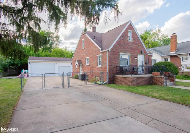 1st image of 29315 Pinehurst St, Roseville City Macomb, MI 48066 | MLS# 58050219334